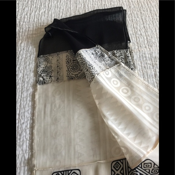 EUC Echo multi paneled oblong silk scarf w/fringes - Picture 2 of 8